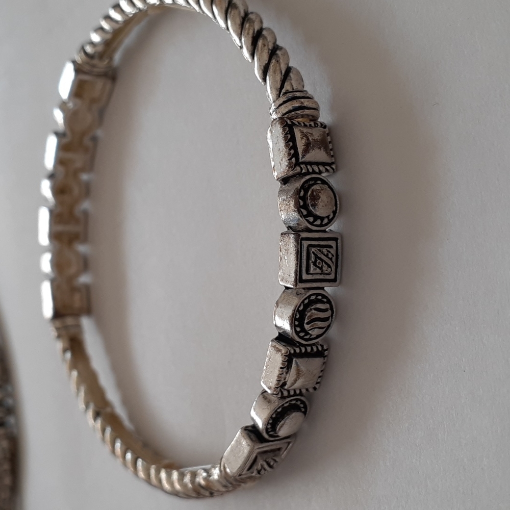 Bracelets - Picture 4 of 4